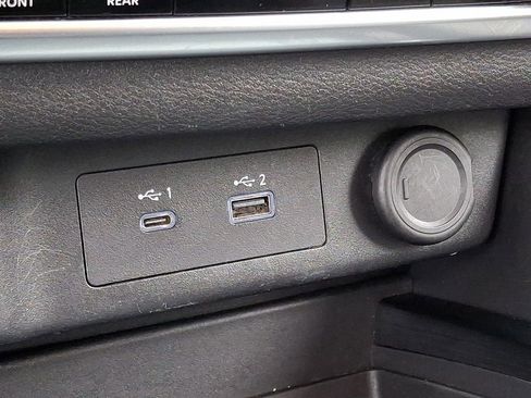 Used 2023 Nissan Rogue SV AWD/4WD image 23