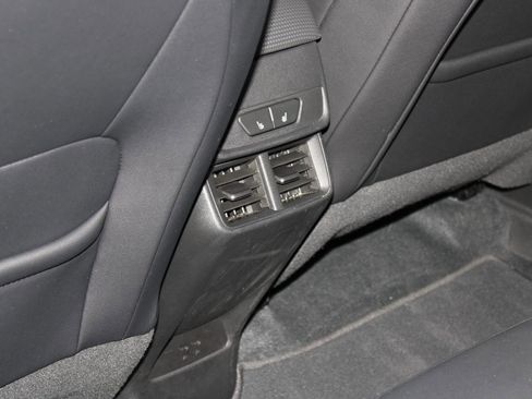 Used 2025 Chevrolet Equinox RS w/ Safety and Technology Package FWD image 24