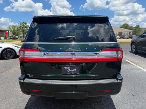 Used 2021 Lincoln Navigator Reserve w/ Luxury Package AWD/4WD image 6
