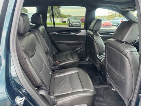 Certified 2025 Cadillac XT6 Premium Luxury w/ Technology Package AWD/4WD image 18