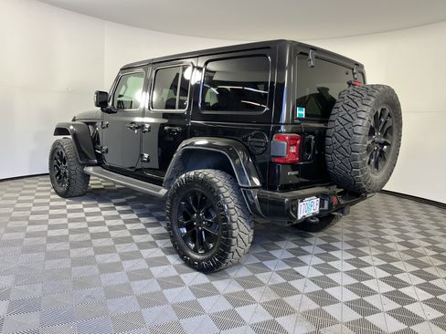 Used 2021 Jeep Wrangler Unlimited Sahara AWD/4WD image 3