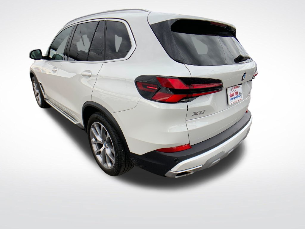 Used 2026 BMW X5 xDrive40i AWD/4WD image 3