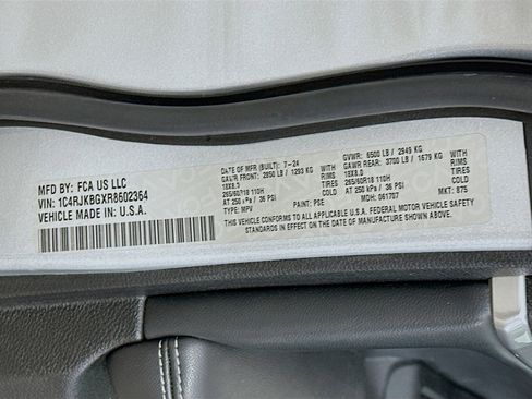 Used 2024 Jeep Grand Cherokee L Limited w/ Luxury Tech Group II image 12