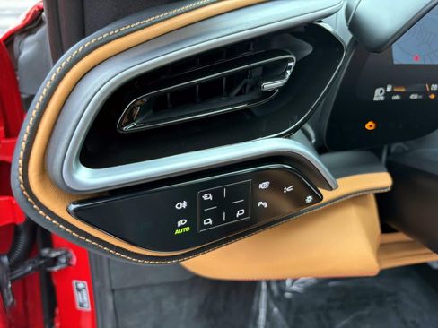 Used 2025 Ferrari 296 GTS image 34