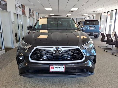 New 2026 Toyota Highlander XLE image 6
