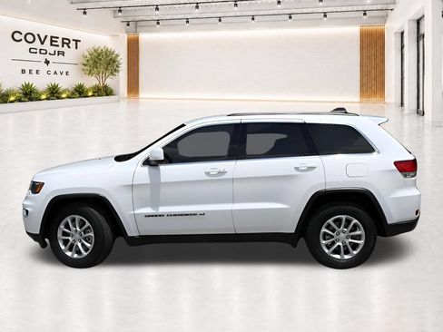 Used 2022 Jeep Grand Cherokee Laredo X RWD image 4
