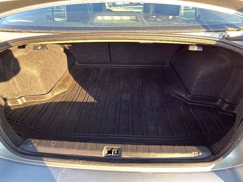 Used 2011 Subaru Legacy 3.6R Limited image 13