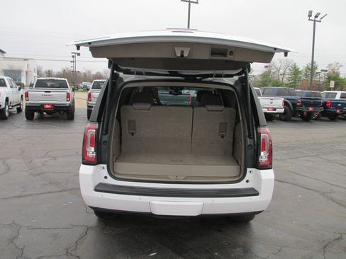 Used 2017 GMC Yukon SLE w/ SLE Value Package image 5