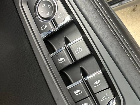 Certified 2026 Porsche Macan S AWD/4WD image 15