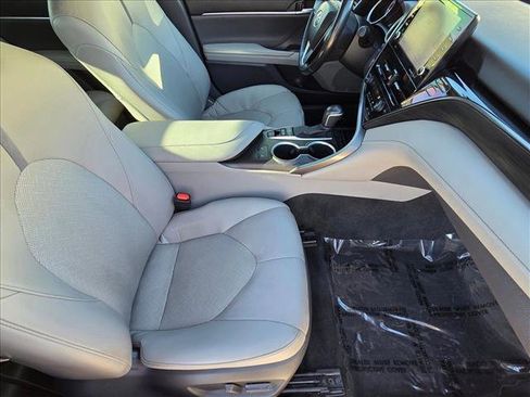 Certified 2021 Toyota Camry XLE image 19
