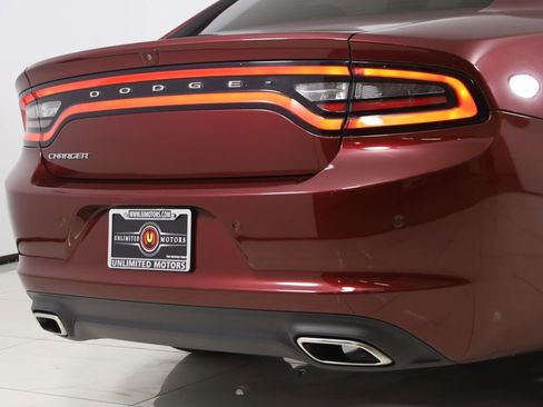 Used 2019 Dodge Charger SXT image 39