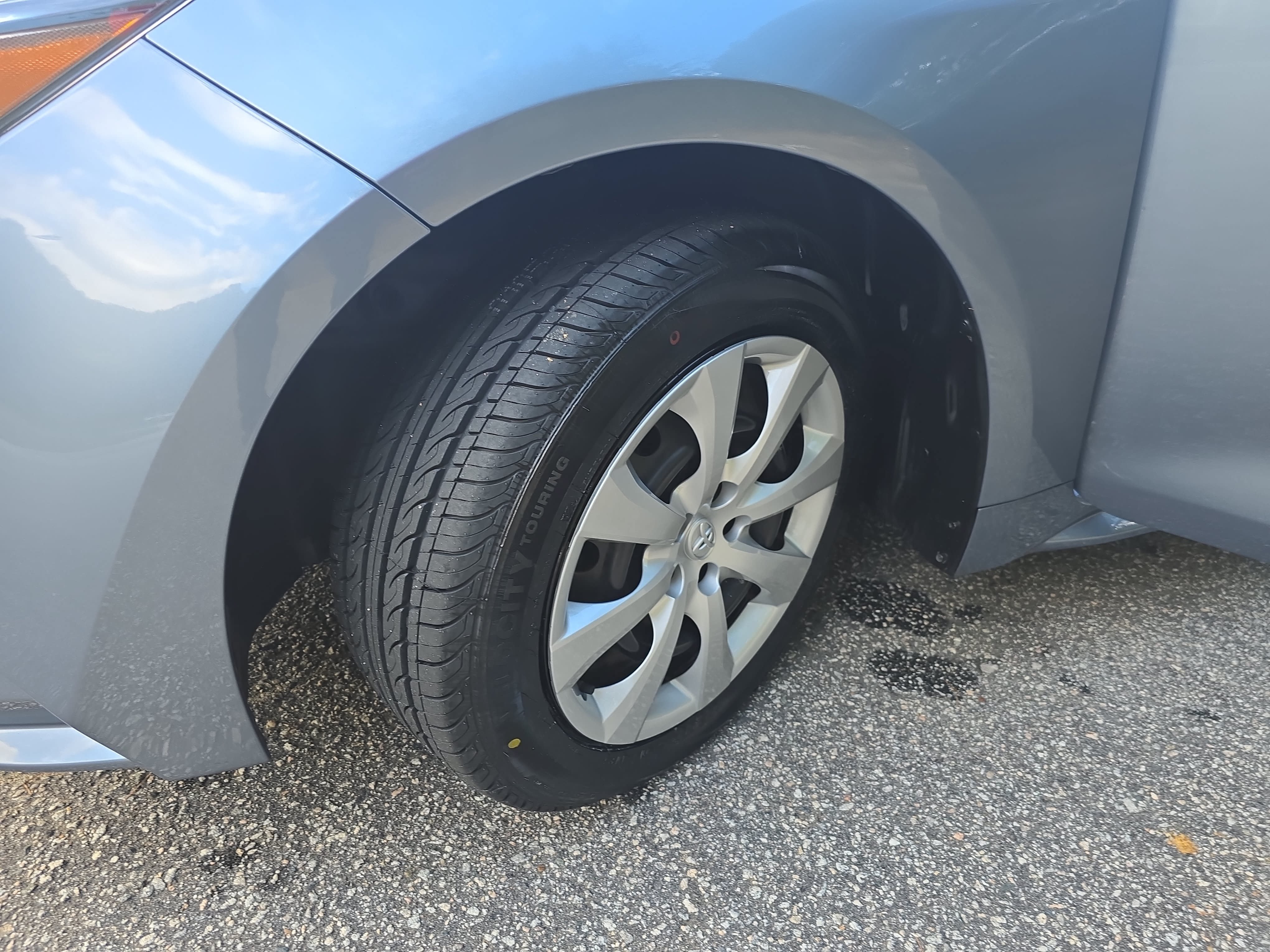 Used 2023 Toyota Corolla LE FWD image 29