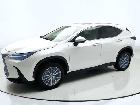 Used 2024 Lexus NX 250 FWD image 3