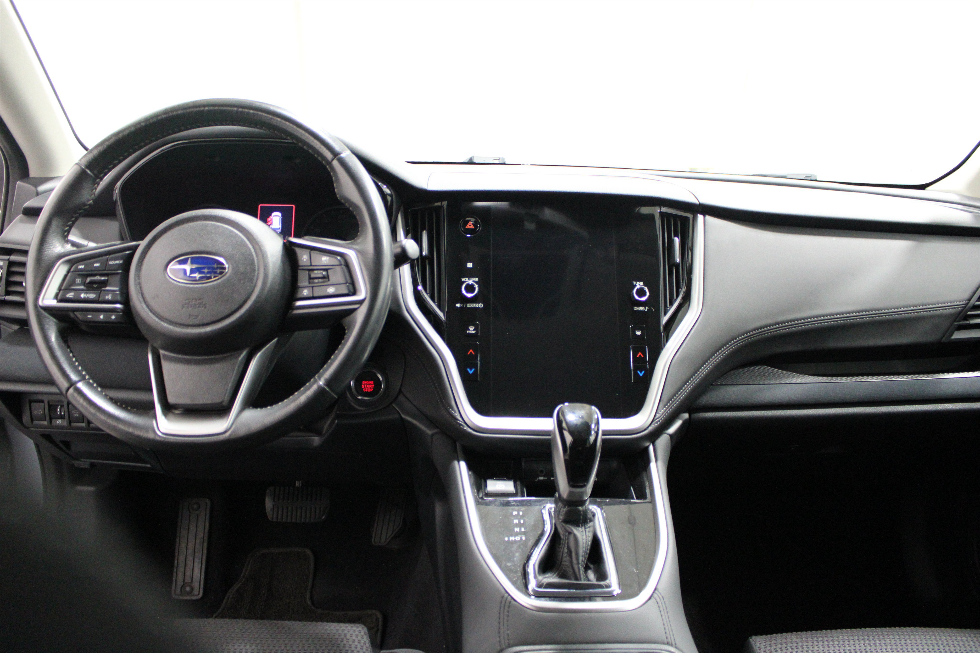 Used 2024 Subaru Outback Premium AWD/4WD image 2
