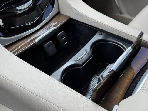 Used 2020 Cadillac Escalade Luxury image 35