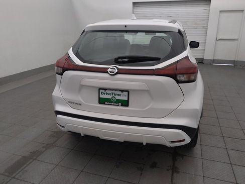 Used 2021 Nissan Kicks S FWD image 7