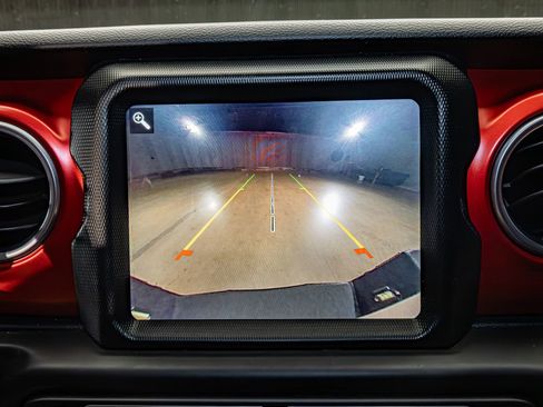 Used 2021 Jeep Gladiator Rubicon AWD/4WD image 24