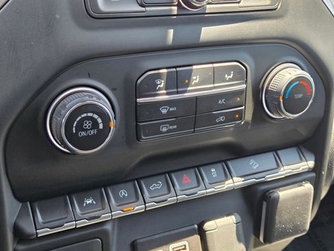 Used 2024 Chevrolet Silverado 1500 Custom Trail Boss w/ Dark Appearance Package AWD/4WD image 22