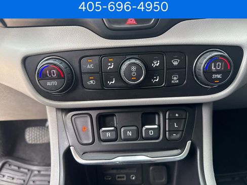 Used 2021 GMC Terrain SLT FWD image 32