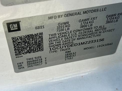 Used 2021 Chevrolet Silverado 1500 LT w/ Safety Package II AWD/4WD image 28