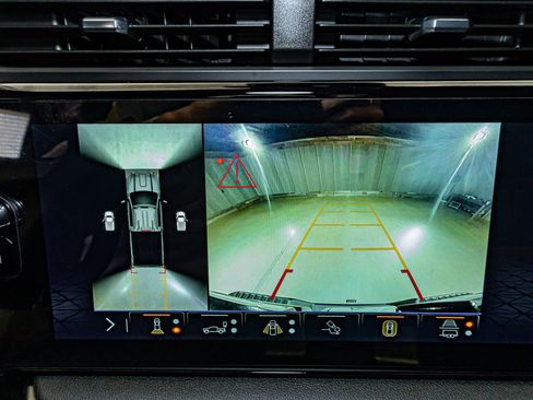 Used 2025 GMC Sierra 2500 AT4 w/ AT4 Premium Plus Package image 22