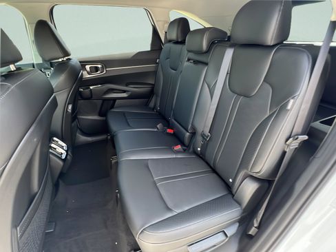 New 2026 Kia Sorento S w/ S Panoramic Sunroof Package FWD image 10