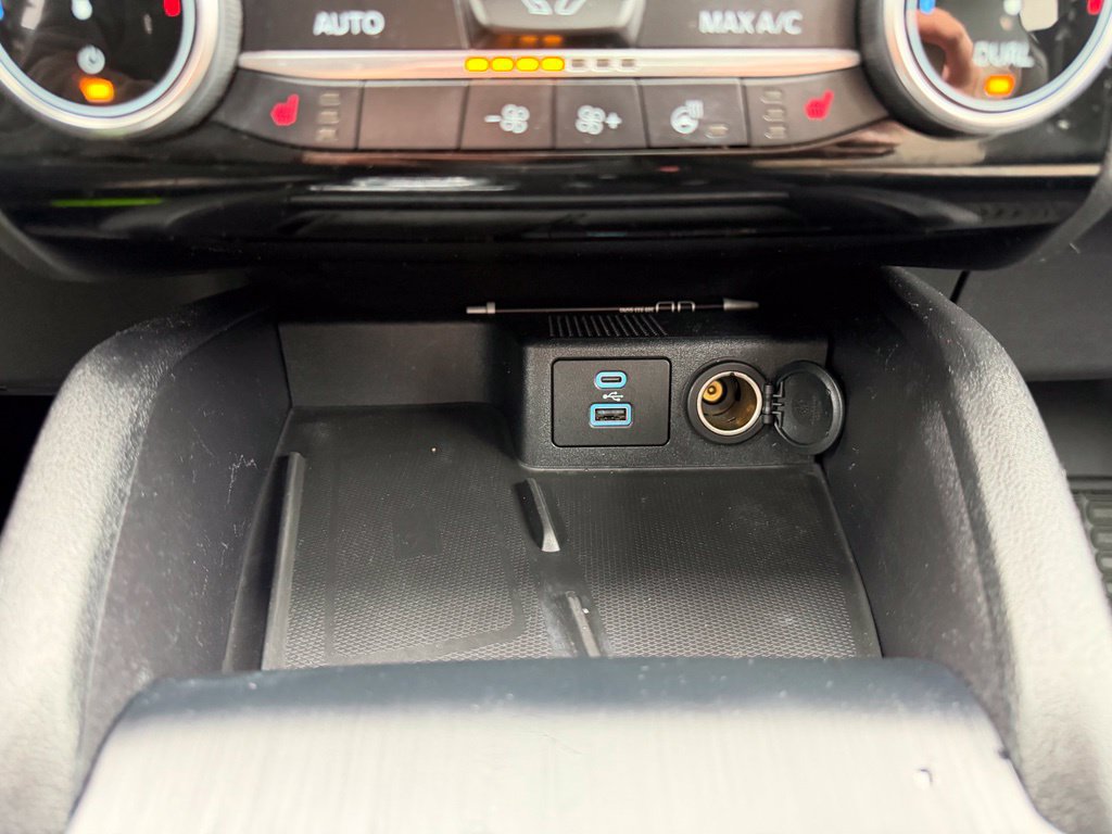 Used 2022 Ford Escape Titanium w/ Titanium Elite Package AWD/4WD image 24