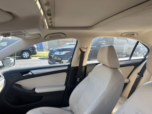 Used 2017 Volkswagen Jetta SE FWD image 21