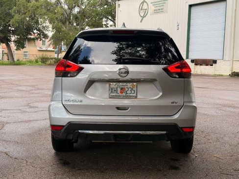 Used 2017 Nissan Rogue SV FWD image 5