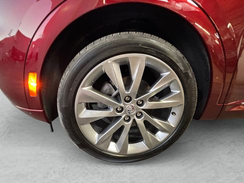 Used 2023 Buick Envision Avenir image 28