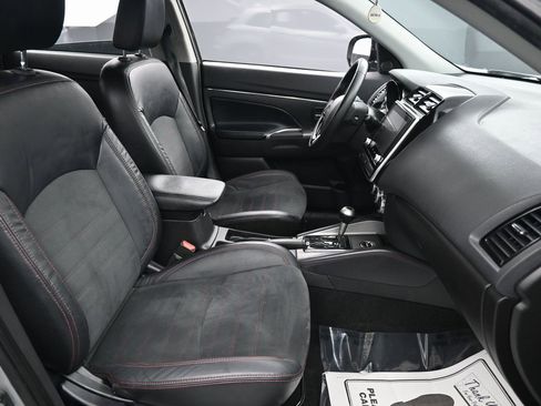 Used 2023 Mitsubishi Outlander Sport SE image 35