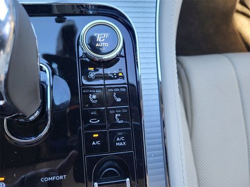 Used 2023 Bentley Continental GT V8 image 28