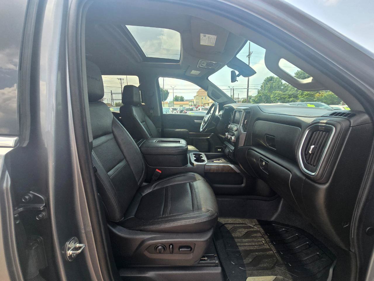 Used 2019 GMC Sierra 1500 Denali w/ Denali Ultimate Package AWD/4WD image 16