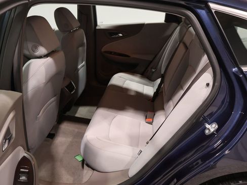 Used 2017 Chevrolet Malibu LT image 18