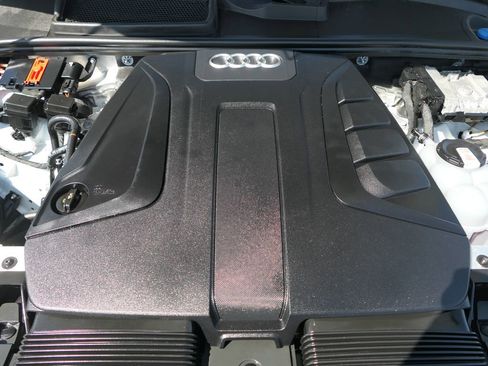 Used 2021 Audi Q7 2.0T Premium w/ Convenience Package AWD/4WD image 31