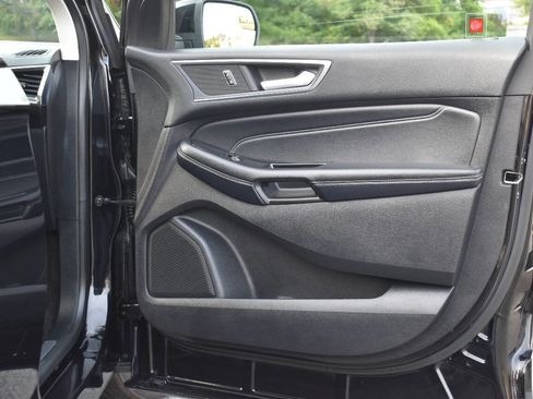 Used 2018 Ford Edge Titanium w/ Equipment Group 301A image 9