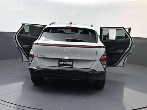 Certified 2025 Hyundai Kona SEL FWD image 30