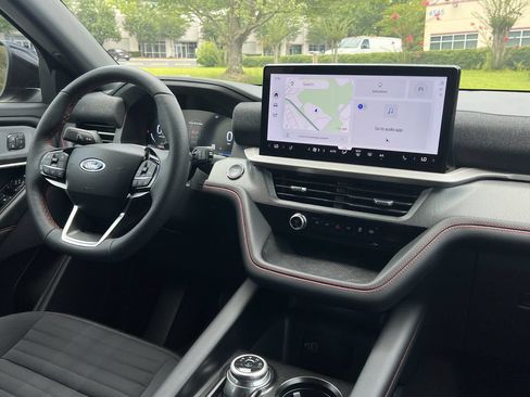 New 2026 Ford Explorer ST-Line w/ ST-Line Street Pack RWD image 3