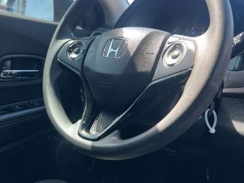 Used 2021 Honda HR-V LX image 18