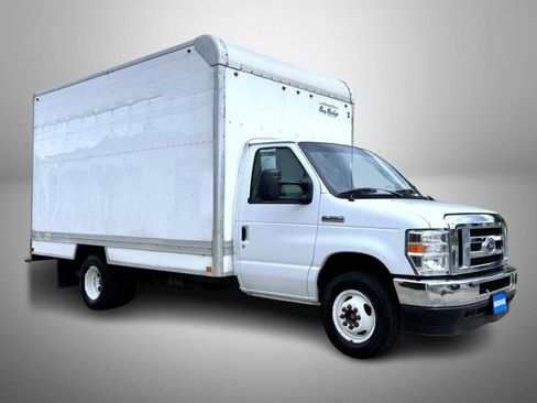Used 2021 Ford E-350 and Econoline 350 Super Duty w/ Power Windows & Locks Group RWD image 3