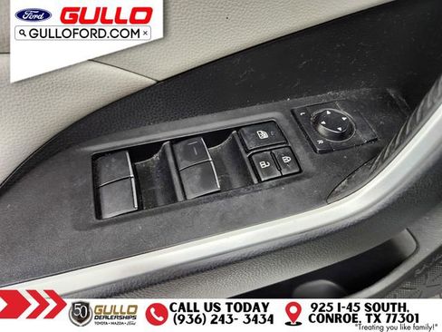 Used 2021 Toyota RAV4 XLE Premium image 22