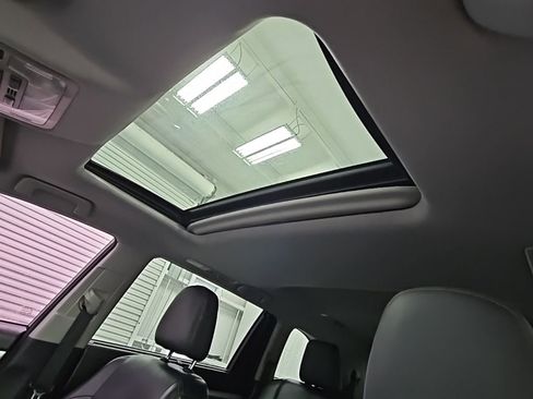 Used 2015 Toyota Highlander XLE image 31