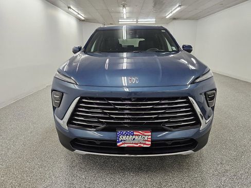 Used 2025 Buick Enclave Preferred image 2