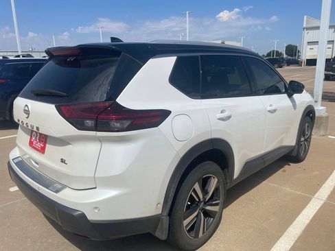 Used 2025 Nissan Rogue SL FWD image 5