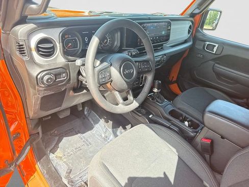 Certified 2025 Jeep Wrangler Unlimited Sport AWD/4WD image 15