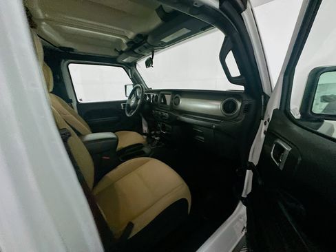 Used 2022 Jeep Wrangler Unlimited Sport image 29