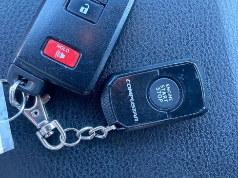 Used 2017 Toyota Tacoma TRD Sport w/ Tow Package (A/T) image 41