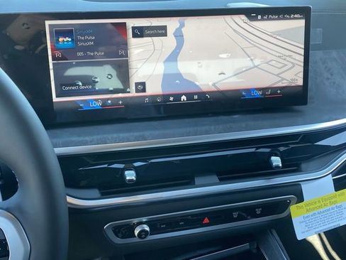 New 2025 BMW X7 M60i w/ Climate Comfort Package image 21