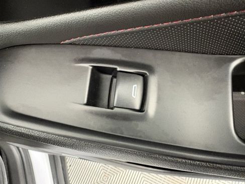 Used 2023 Chevrolet Traverse RS w/ LPO, Floor Liner Package image 39