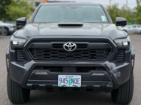 Used 2024 Toyota Tacoma TRD Sport w/ TRD Sport Premium Package AWD/4WD image 8